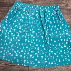 Teal Rosebud Skirt - Size M - Pockets!!